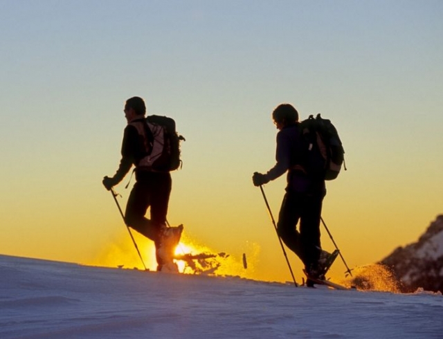 Balade nocturne en raquette a neige a Risoul